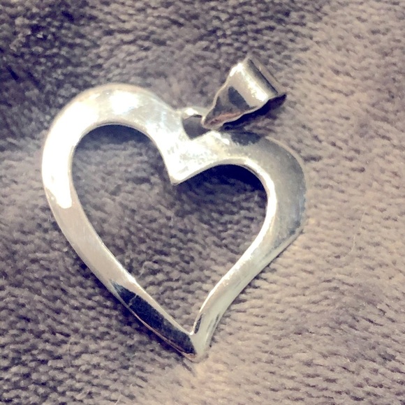 Sterling Silver heart pendant​ - Picture 2 of 3